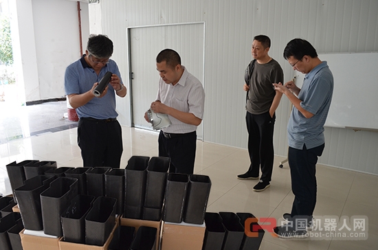 哈工大机器人研究所所长赵杰博士考察威盛新材碳纤维项目